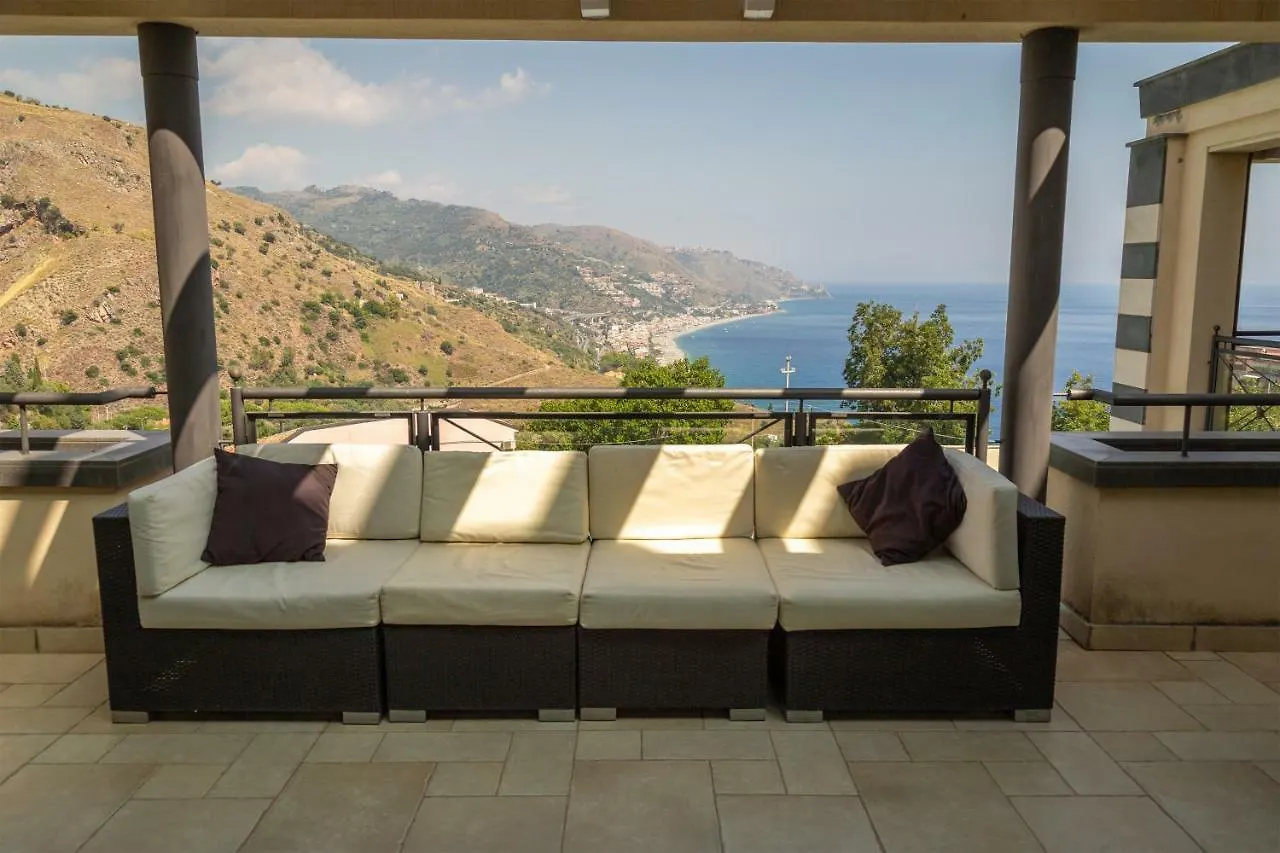 Ninfa Apartment - Taormina Holidays 0*,  Italië